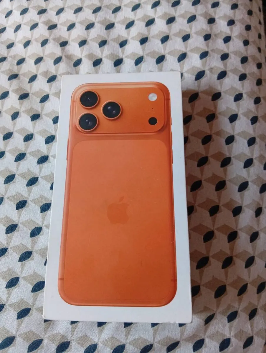 iPhone 17 pro max water damaged - Image 1