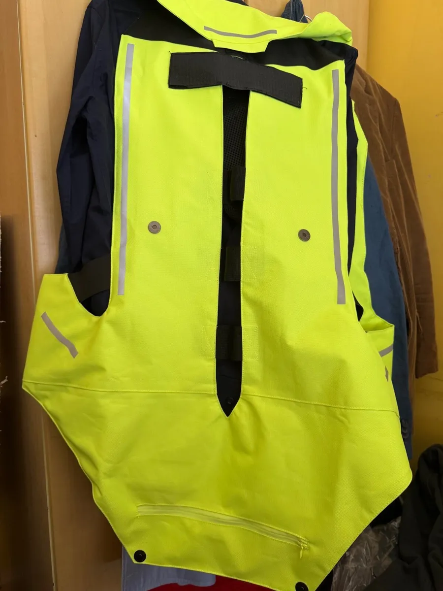 AIR VEST 2XL - Image 1