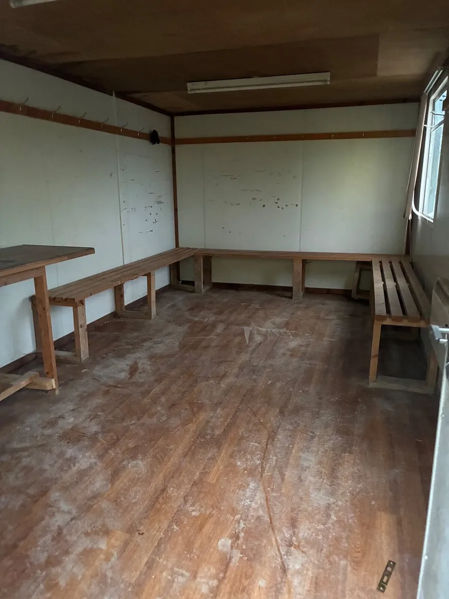 Office / cabin - Image 3