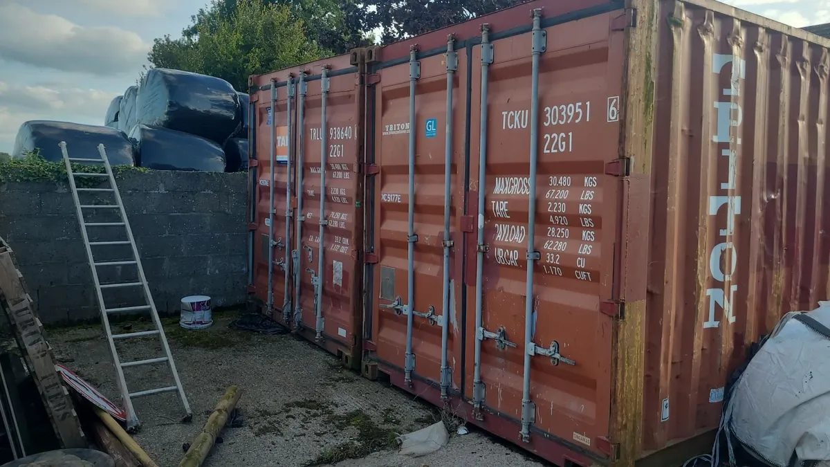 Shipping Containers 20fts - Image 1