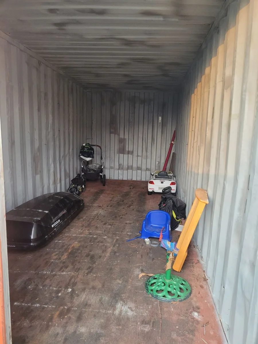 Shipping Containers 20fts - Image 4