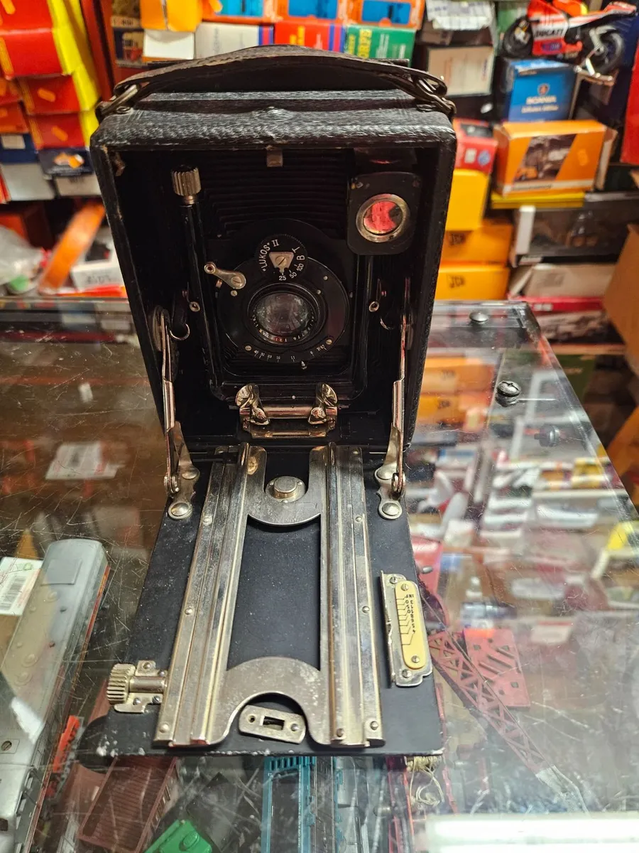 Vintage Camera - Image 1