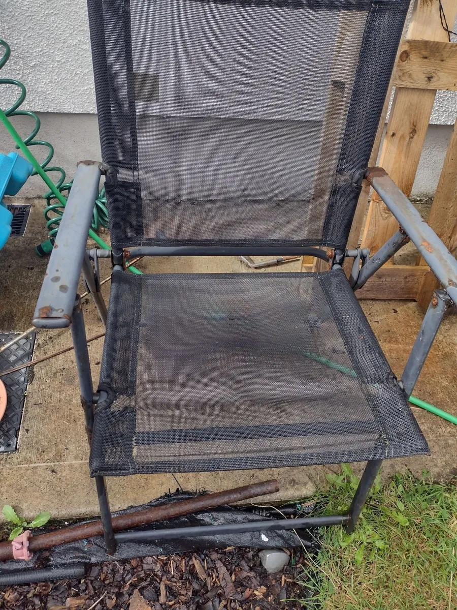 Heavy Foldup metal garden chairs - Image 3