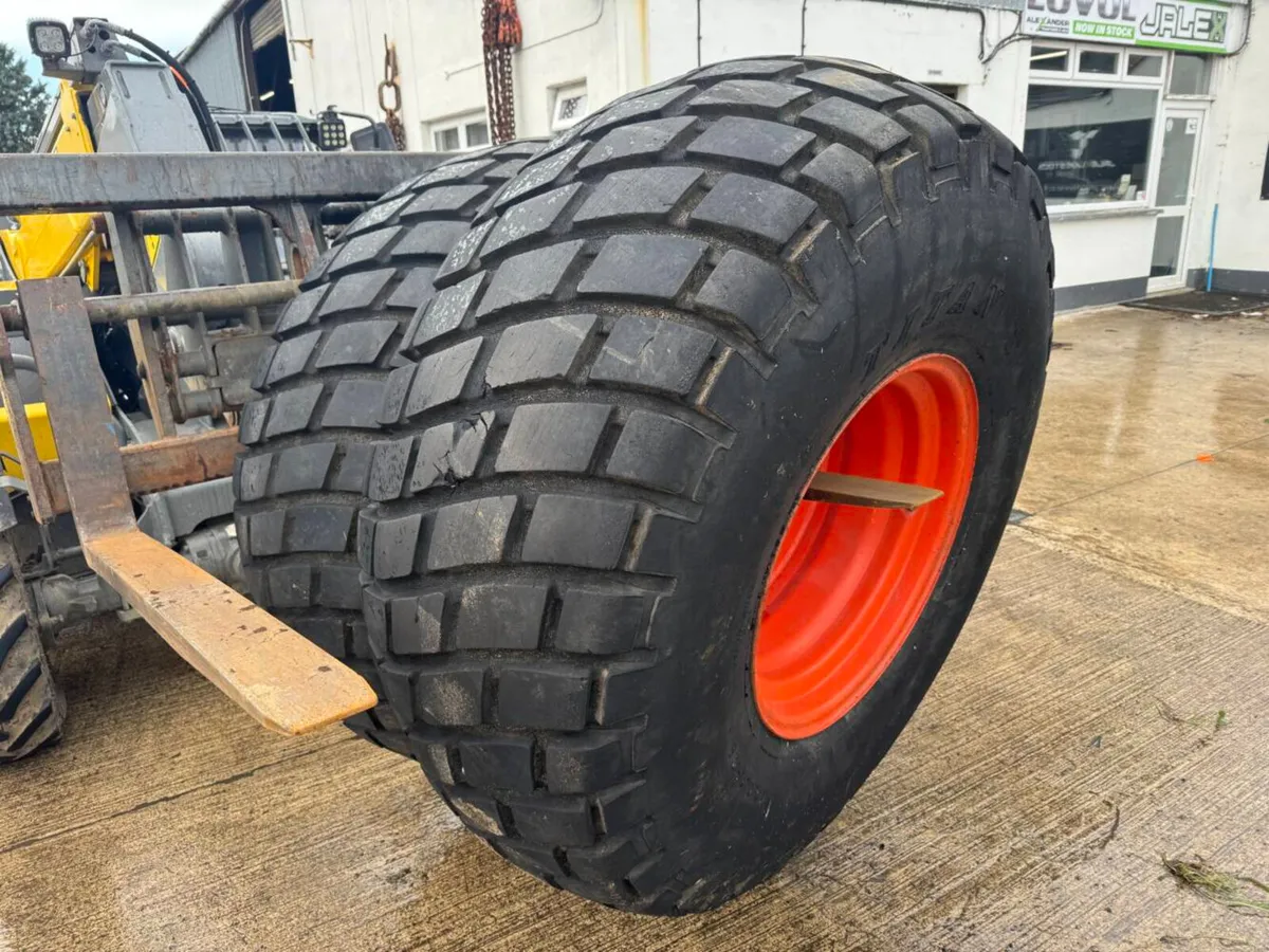 Pair x 23.1-26 Titan Grass Tyres on Kubota Rims - Image 2