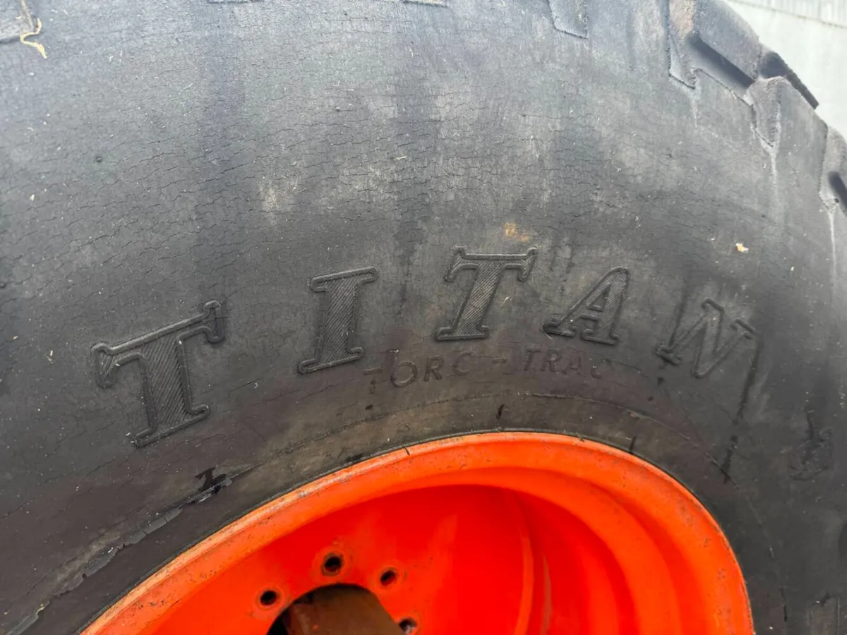 Pair x 23.1-26 Titan Grass Tyres on Kubota Rims - Image 4