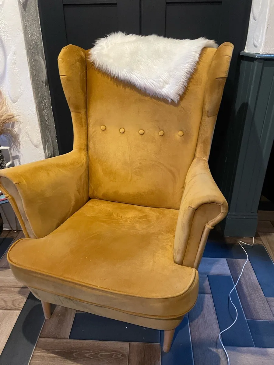 Yellow armchair - Image 2