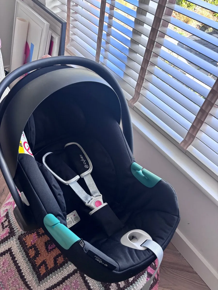 Car Seat (Cybex) + Iso Fix Included. - Image 2