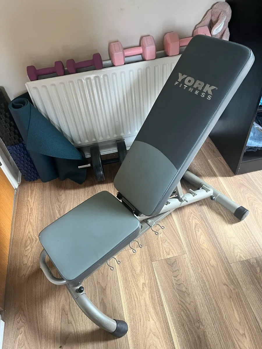 York Fitness Adjustable Weight Bench - Image 1