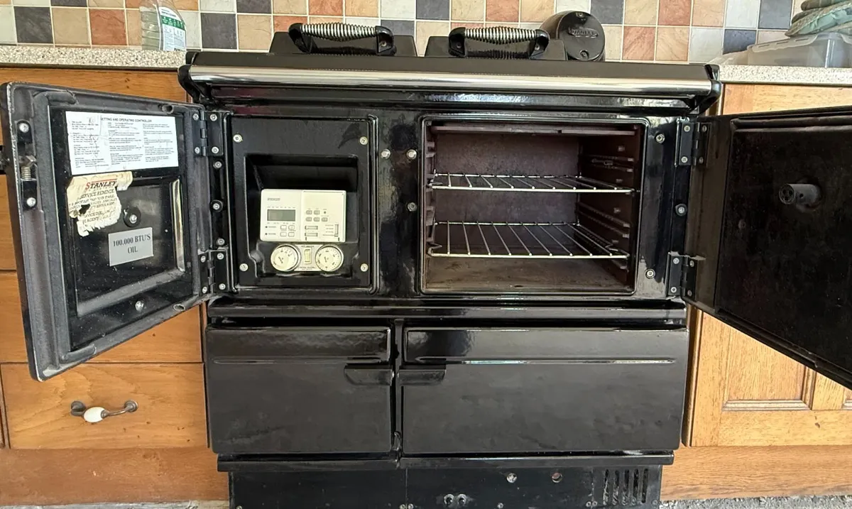 Stanley Brandon twin burner oil cooker 100 BTU - Image 2