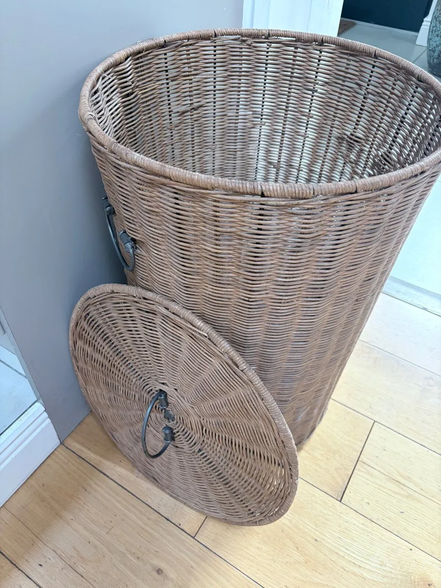Clothes basket - Image 2