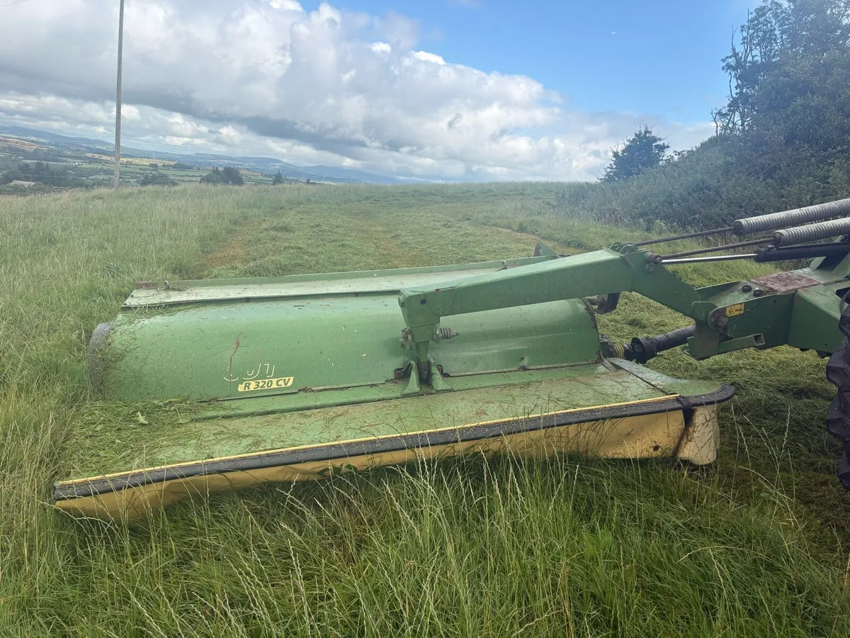 2017 krone 10 foot mower conditioner - Image 3