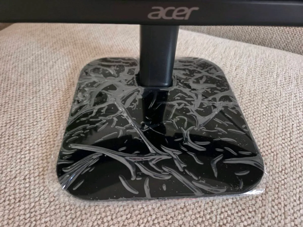 Acer 24" Monitor - Image 2