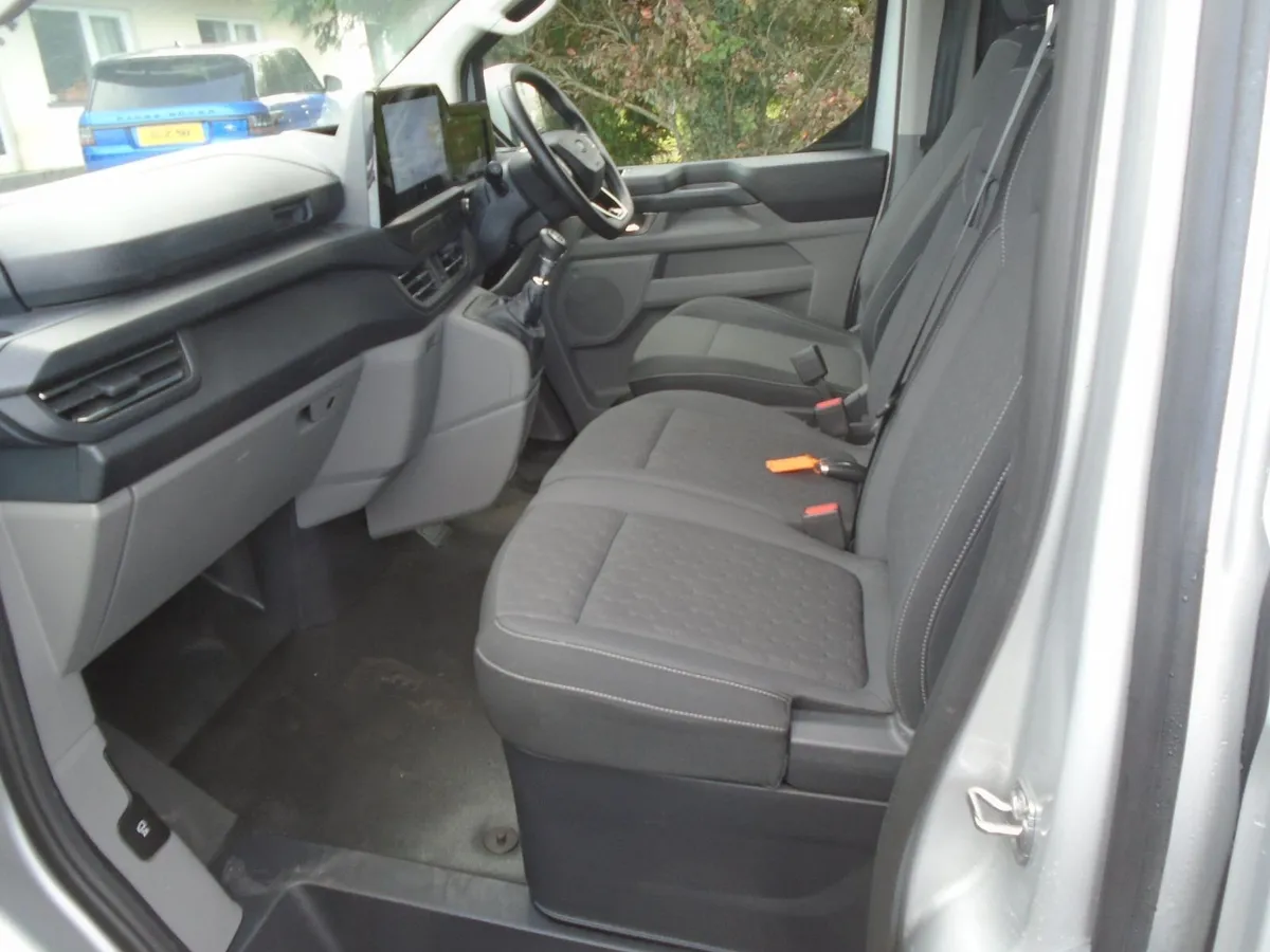 2025 Ford Transit Custom LWB LIMITED 136HP. - Image 4