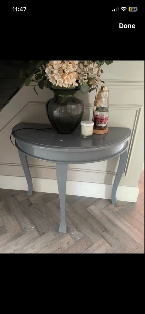 Half moon table - Image 1