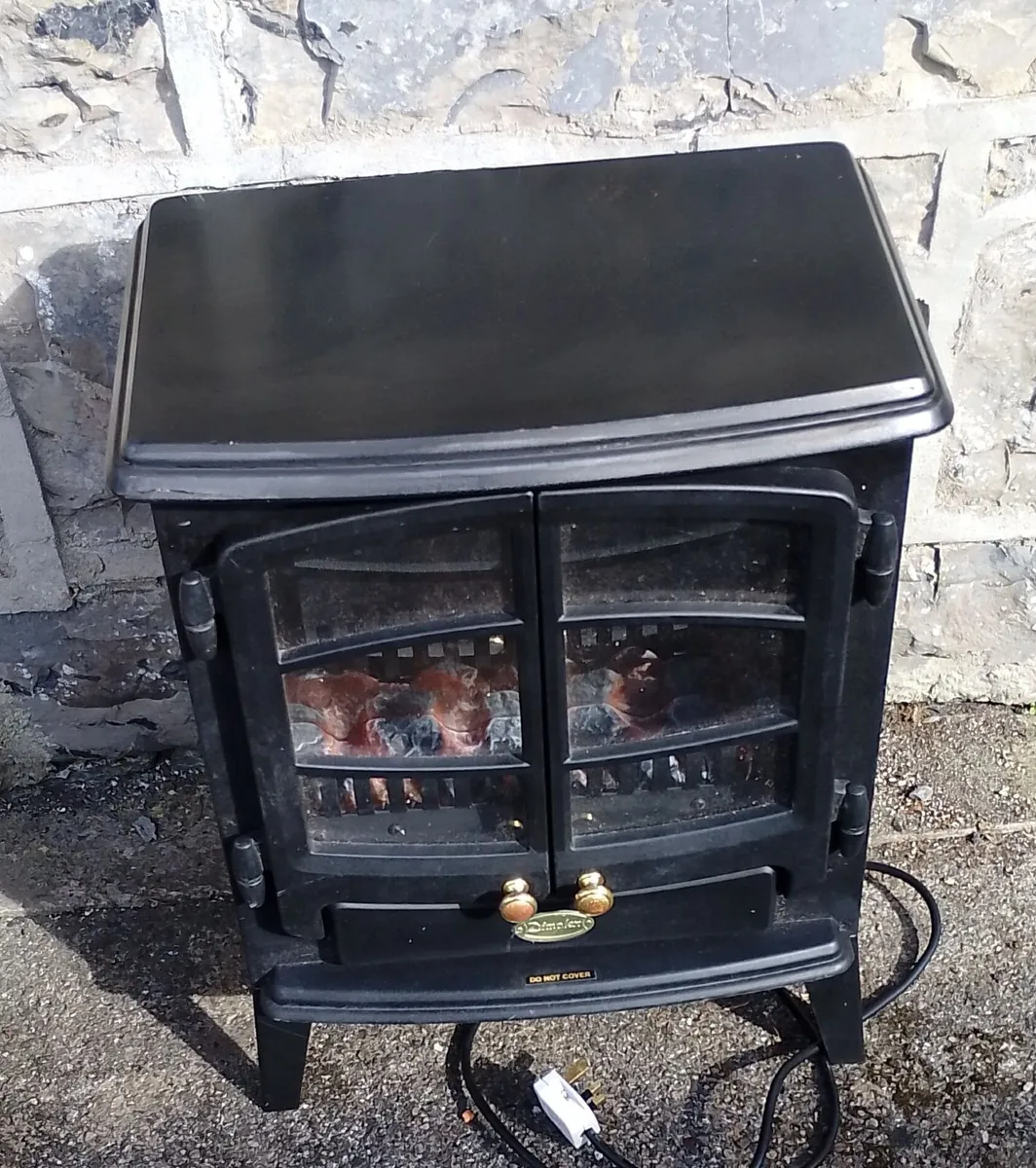 Dimplex electric stove - Image 1
