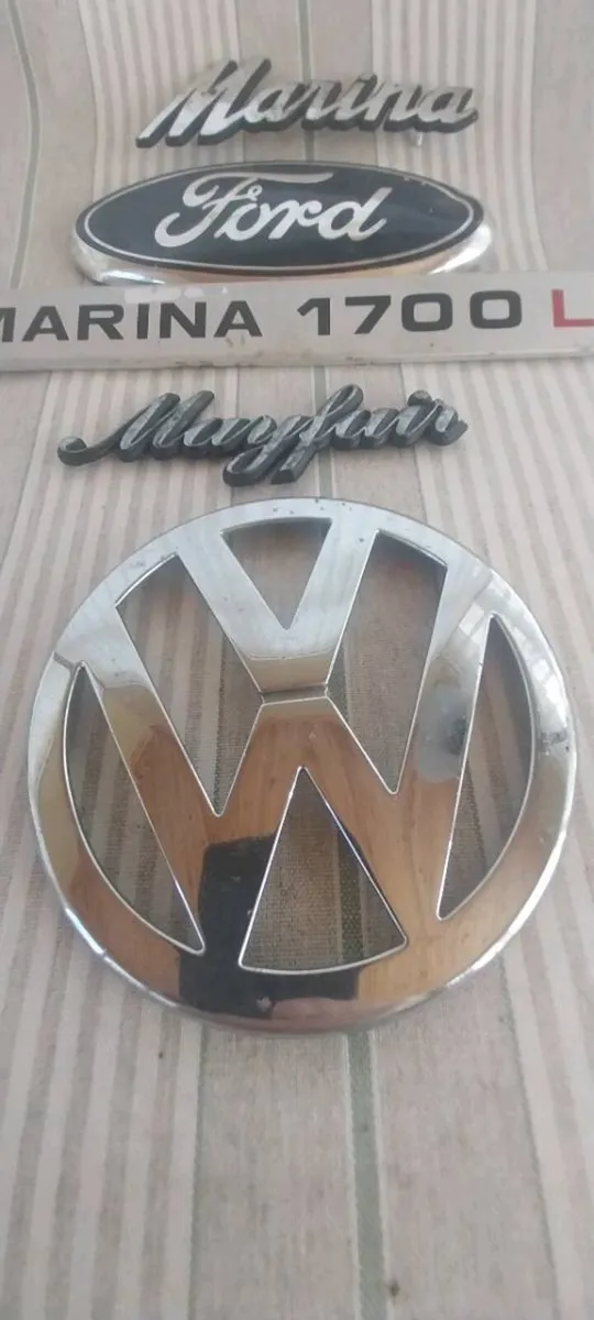 Vintage car badges - Image 2