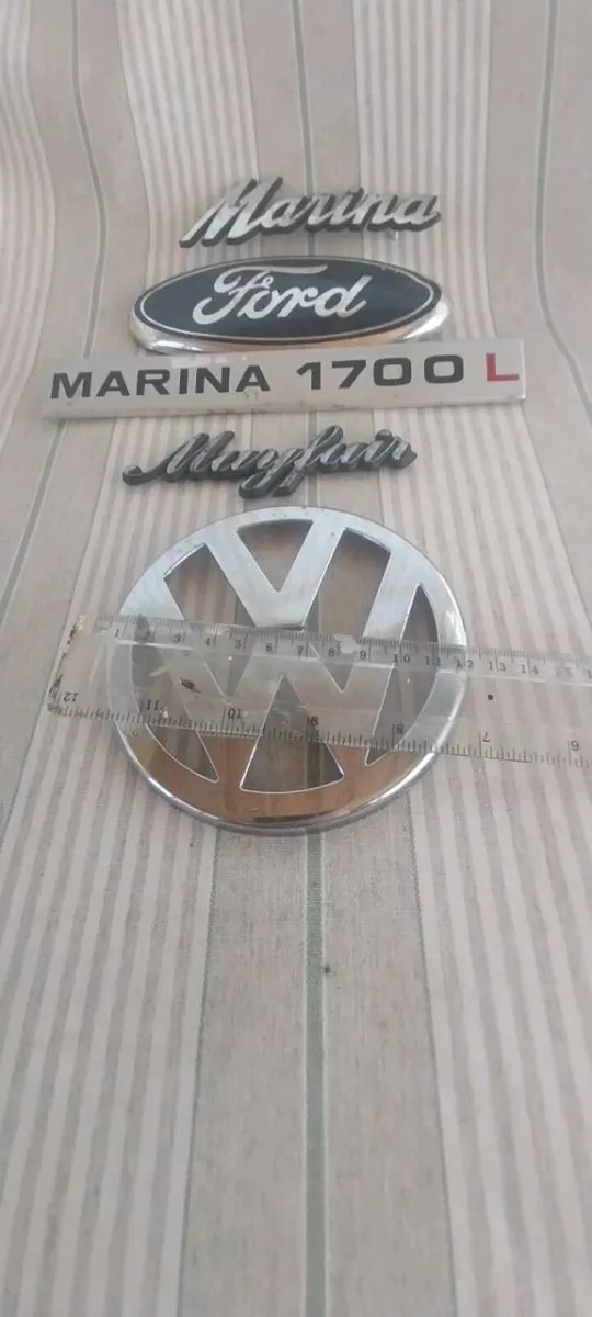 Vintage car badges - Image 3