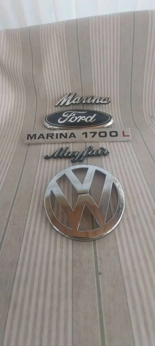Vintage car badges - Image 1