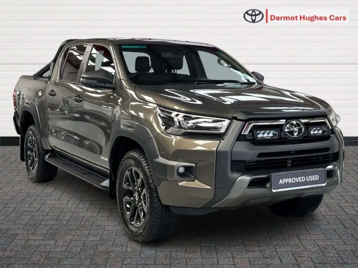 Toyota Hilux 2.8 INVINCIBLE AUTO 4DR - Image 1
