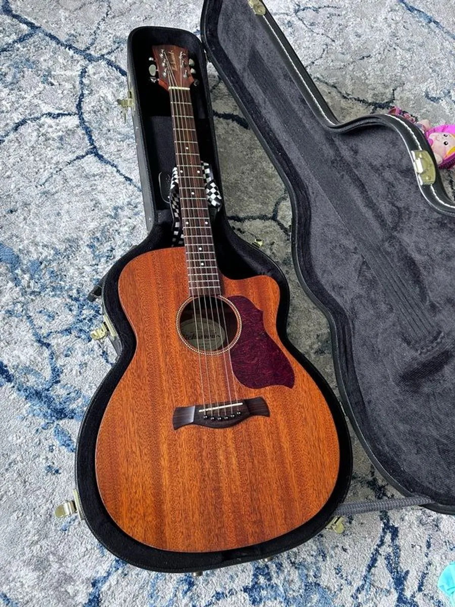 Richwood Acoustic Guitar - Image 1