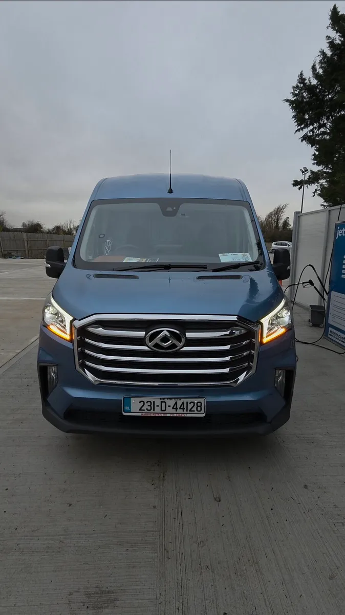 🚐 NOVEMBER 2023 MAXUS DELIVER 9 LUX HIGH SPEC - Image 2