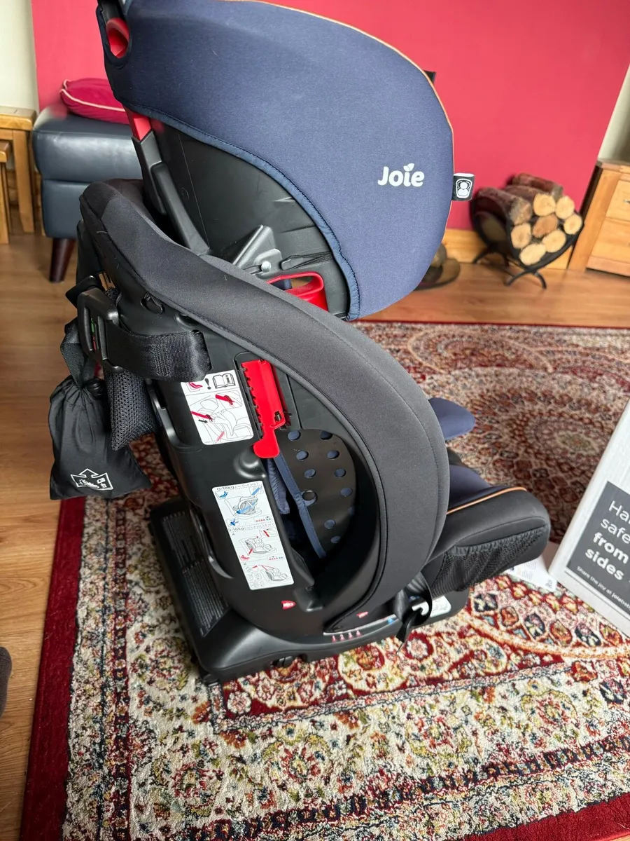 Child’s car safety seat 💺 - Image 3