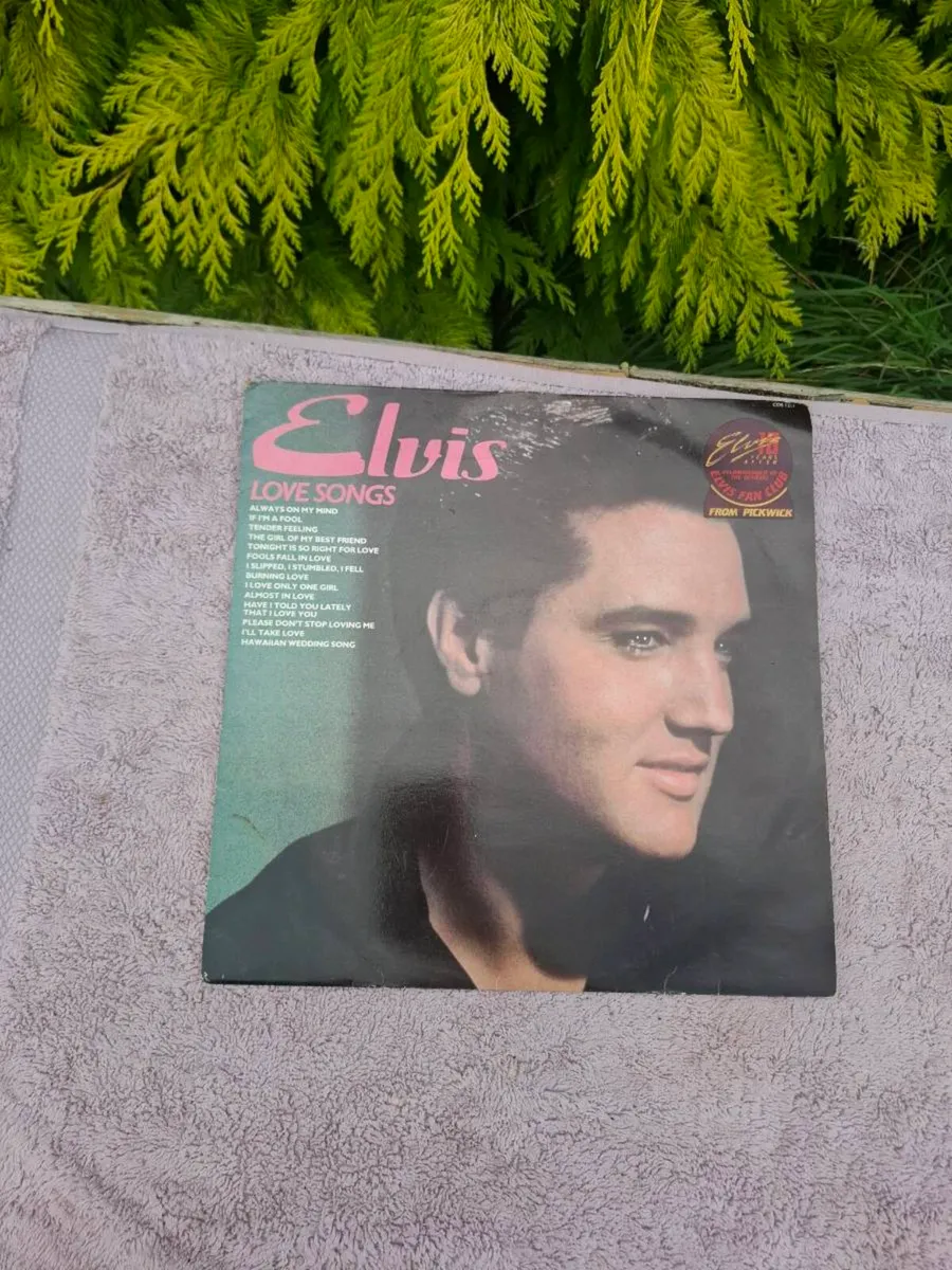 Elvis presley love songs vinyl lp - Image 1