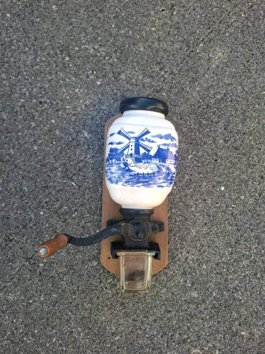 Decorative wall coffee grinder - Image 1