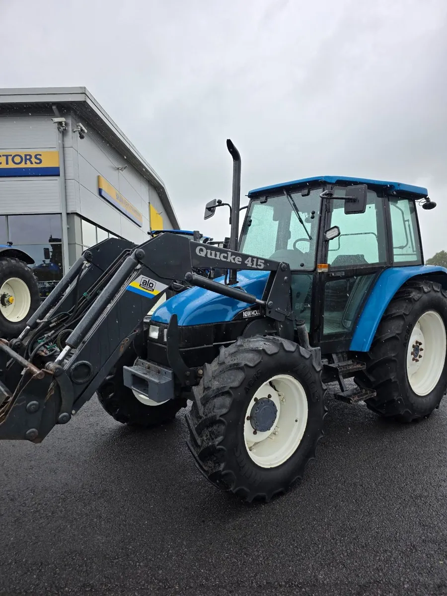 1998 New Holland 5635 + Loader - Image 3