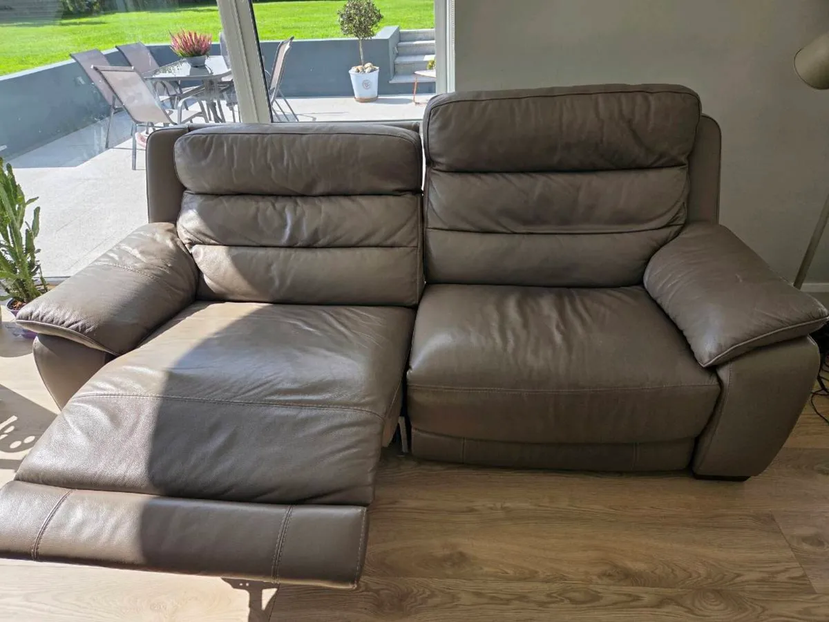 Electric reclining leather couches - Image 2