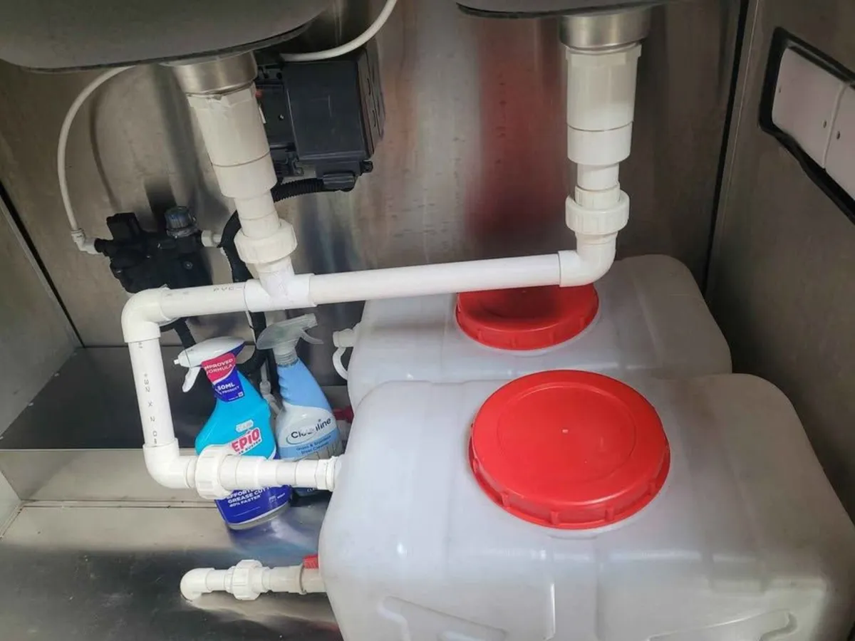 AIRSTREAM CATERING TRAILER - Image 2