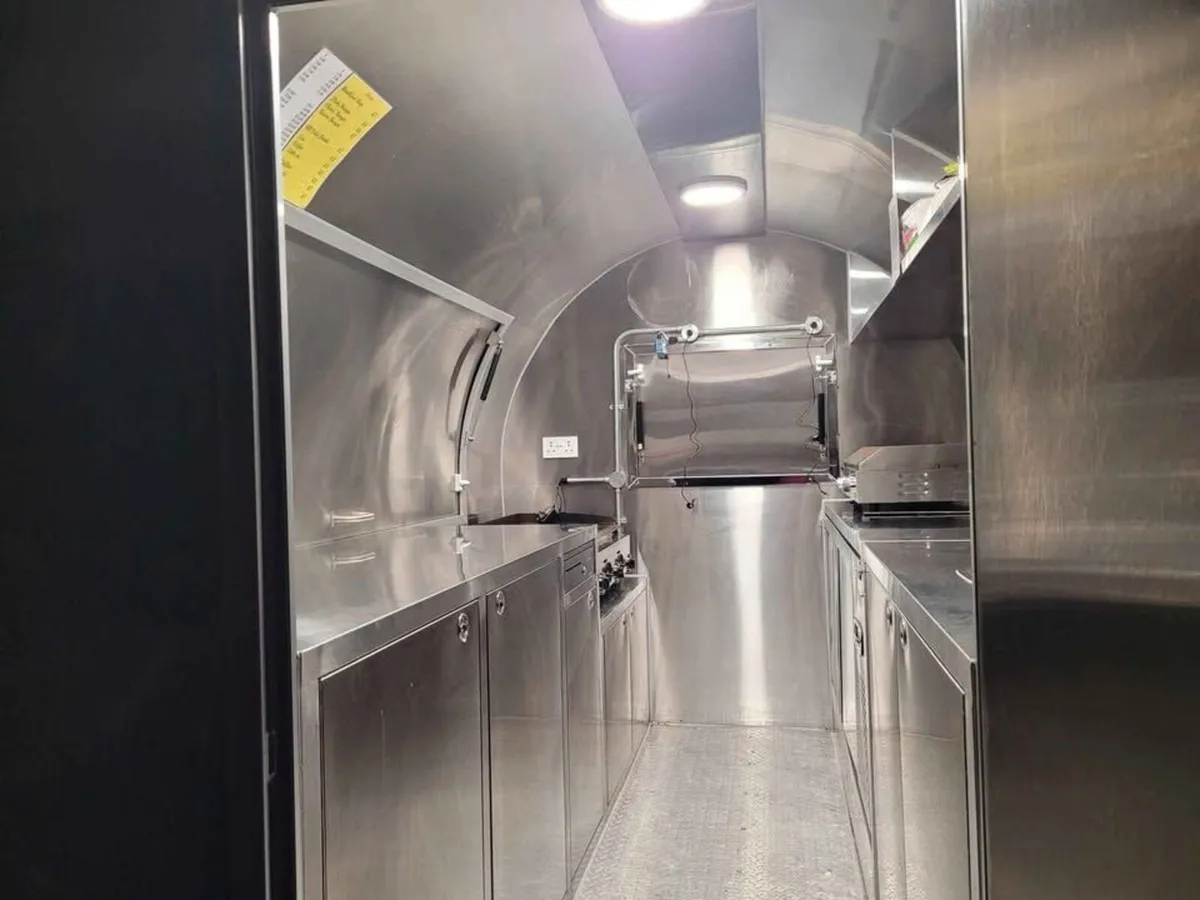 AIRSTREAM CATERING TRAILER - Image 3