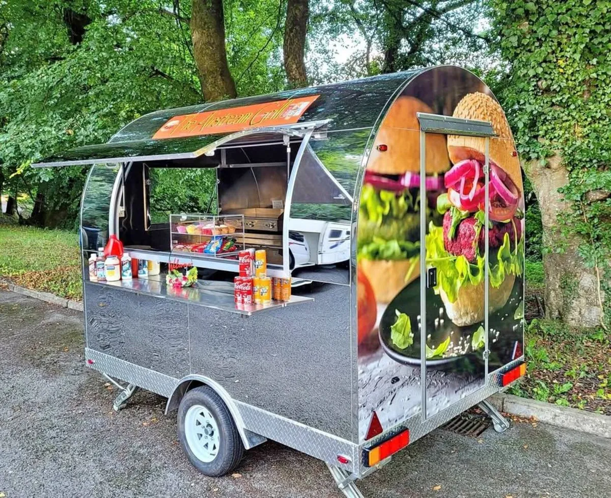 AIRSTREAM CATERING TRAILER - Image 1