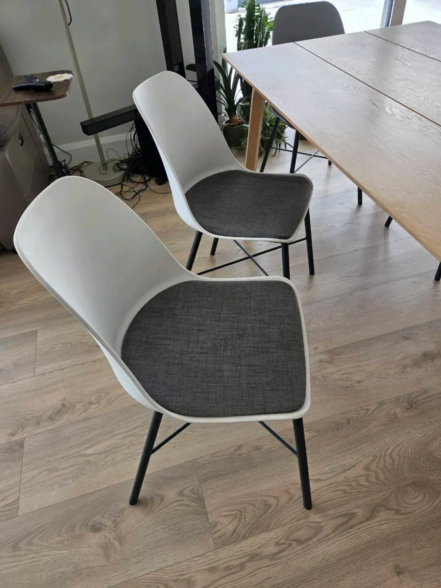 Beautiful dining set - Image 2