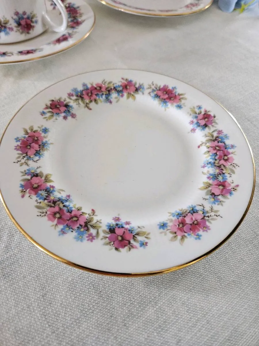 Vintage Royal Kent Bone China Tea Trios & Plates - Image 4