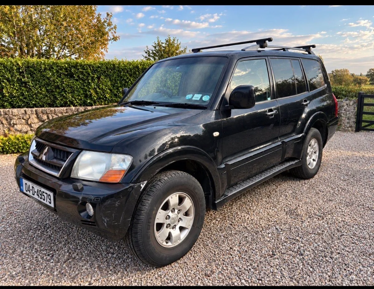 04 Mitsubishi Pajero - Image 1