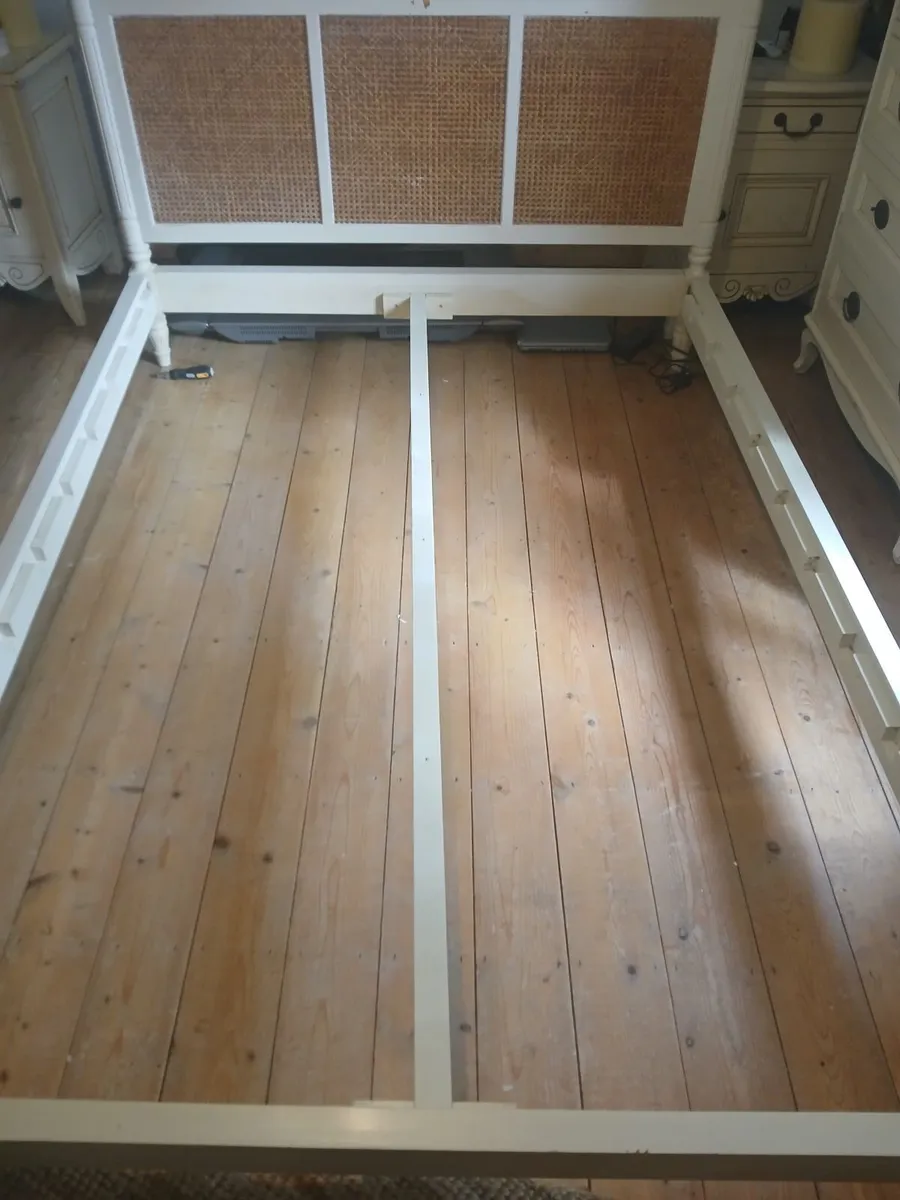 Double wooden bed - Image 4