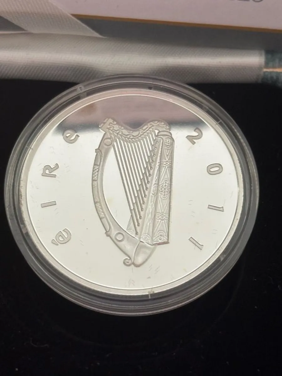 2011 salmon coin - Image 3