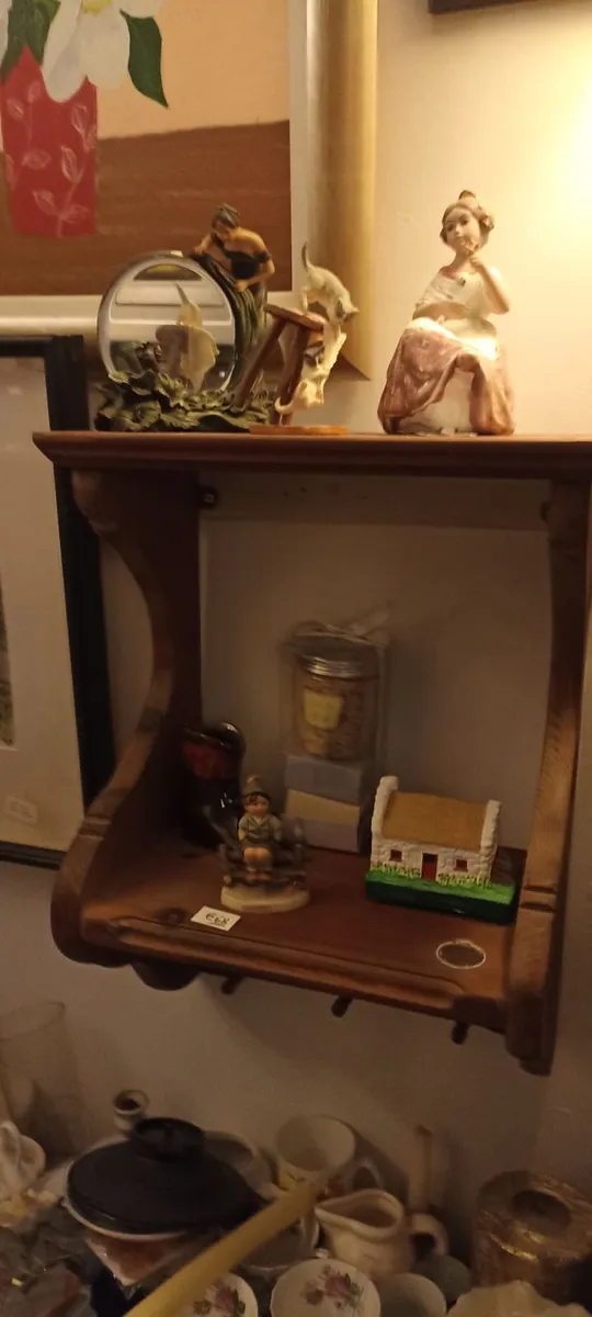 Pine Niche - Image 1