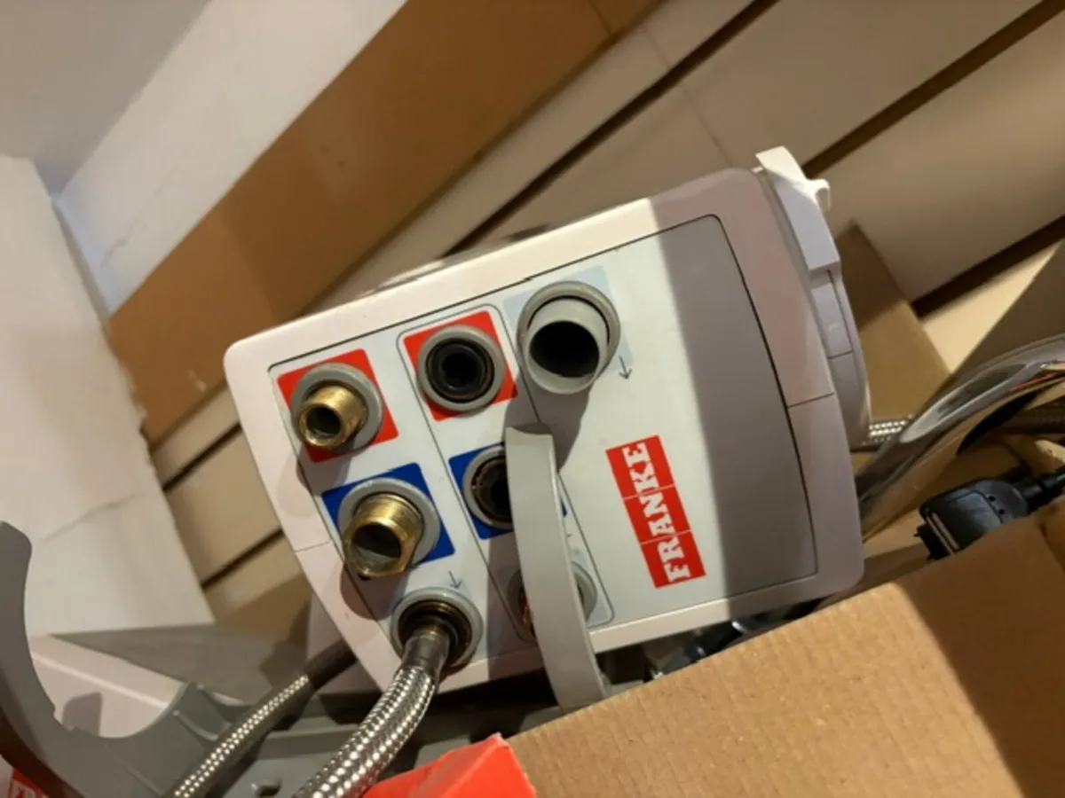 franke minerva 3 in 1 tap - Image 2