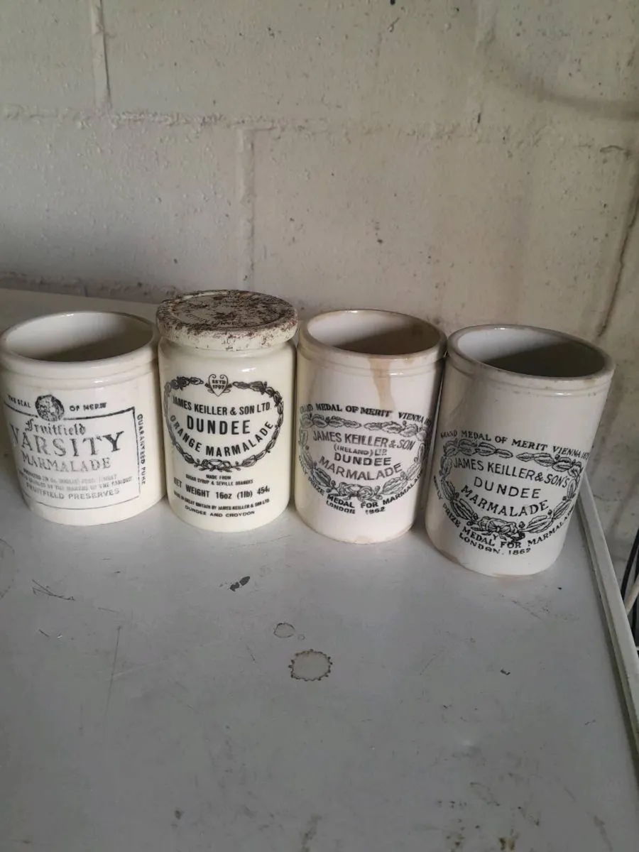 Five vintage stoneware  pots - Image 4