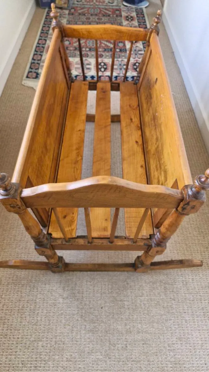 Vintage Canadian rocking cradle - Image 2