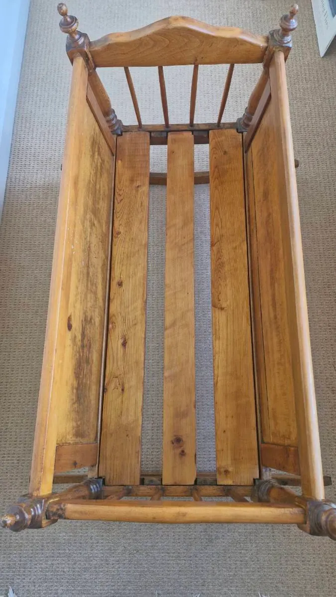 Vintage Canadian rocking cradle - Image 3