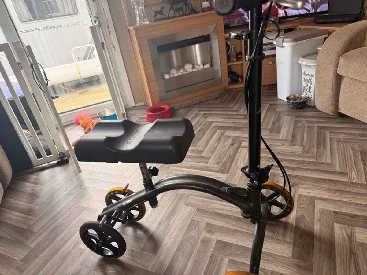 knee scooter - Image 2