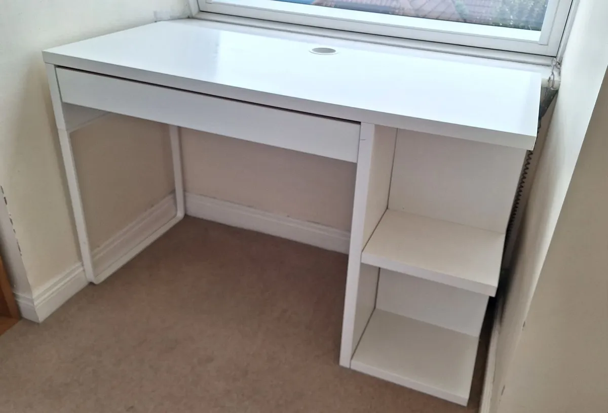 Desk - Image 1