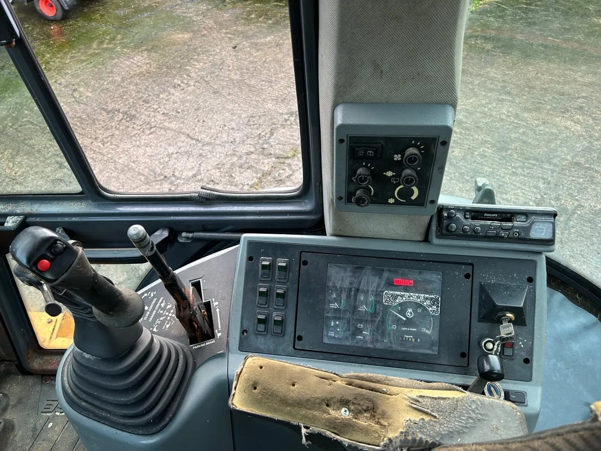 Case 580sle digger - Image 4