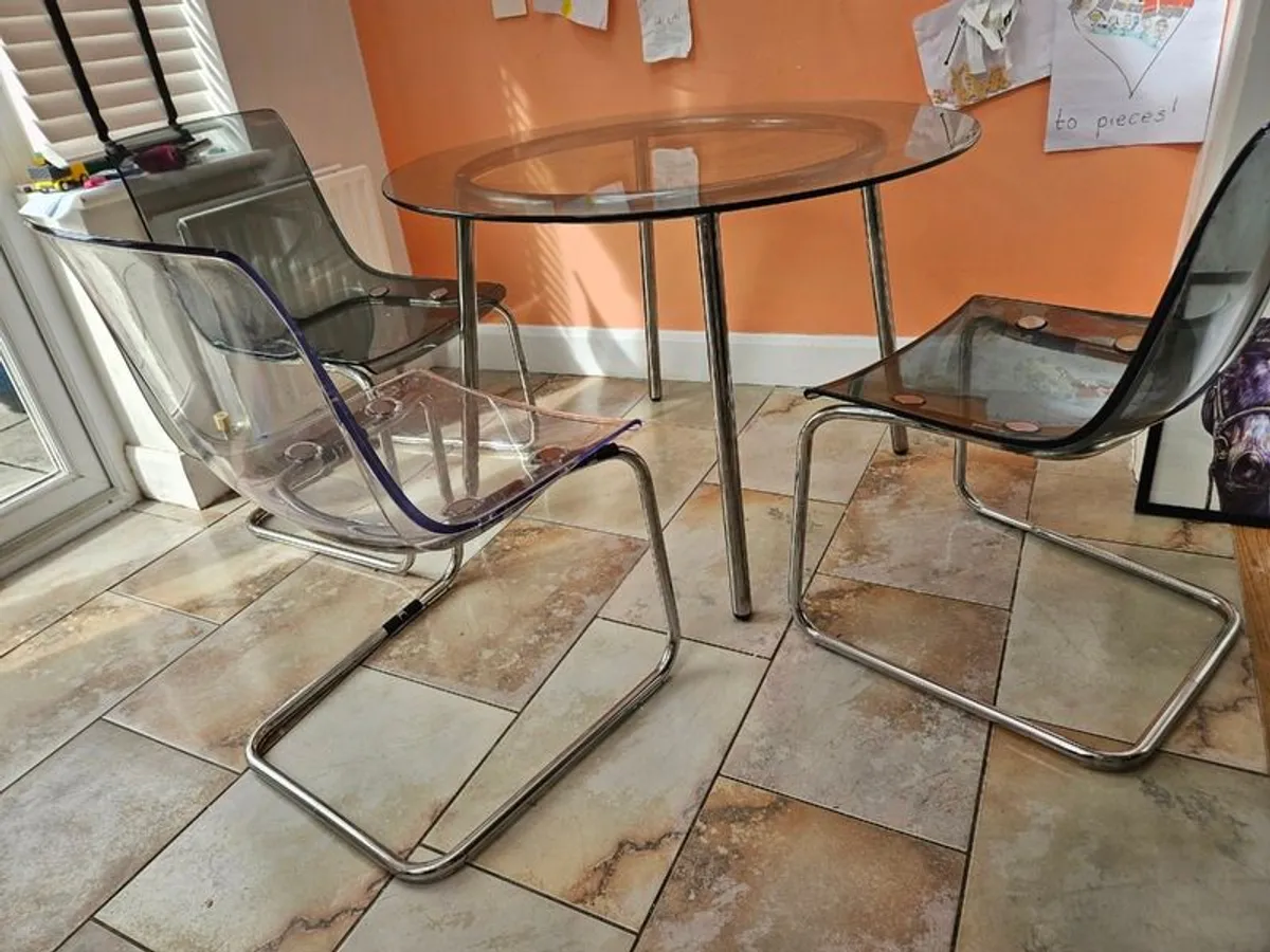 Round glass table - Image 2