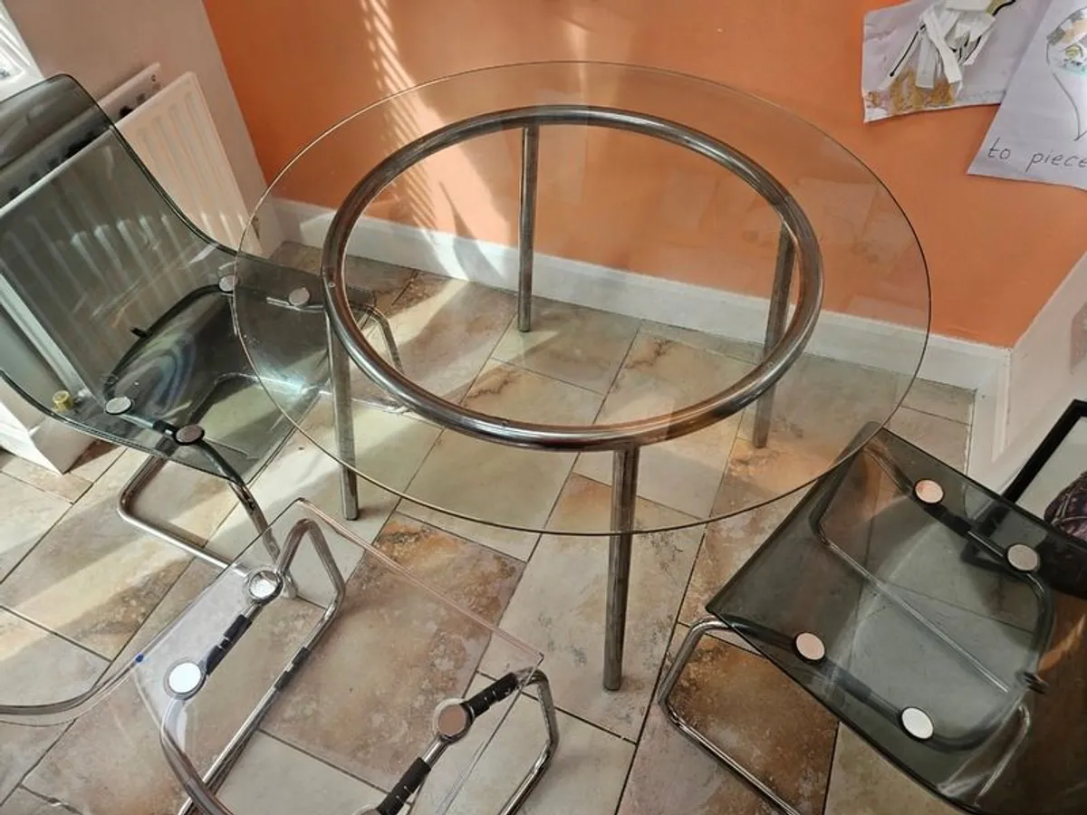 Round glass table - Image 3