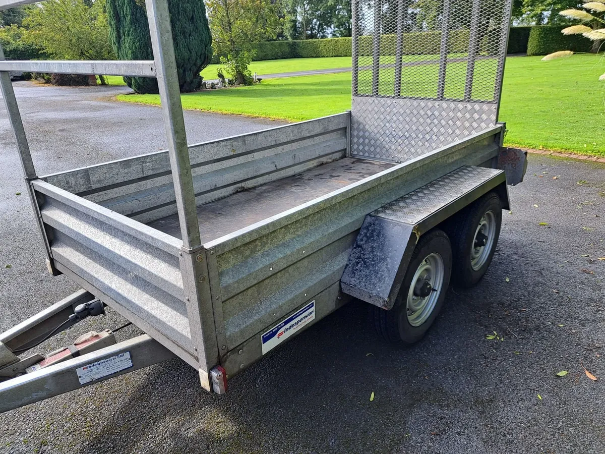Trailer - Image 1