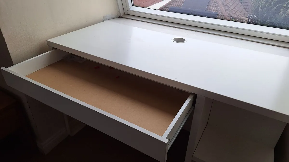 Desk - Image 3